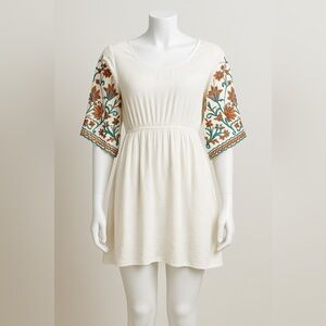 Hot & Delicious Embroidered Boho Peasant Sleeve Dress – White Floral Tunic M